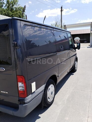 Ford Transit-6