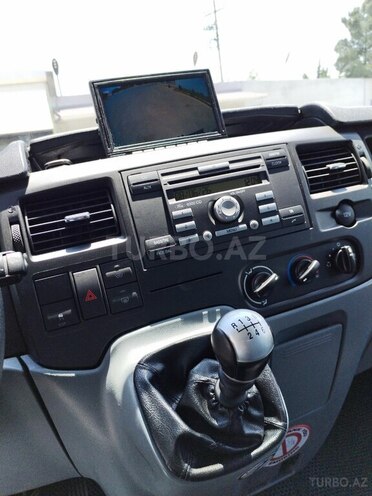 Ford Transit-7