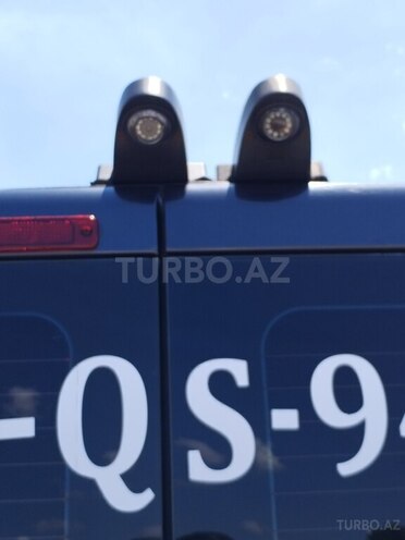 Ford Transit-13