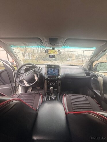 Toyota Land Cruiser Prado-9