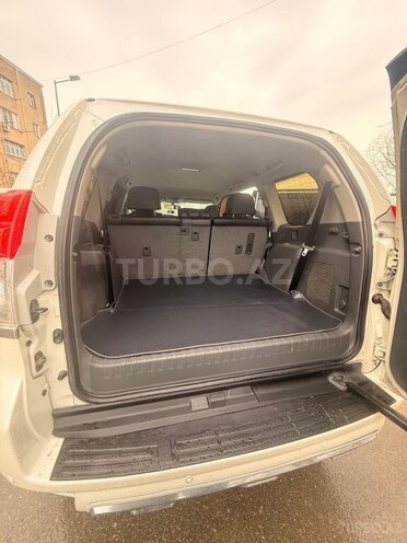Toyota Land Cruiser Prado-12