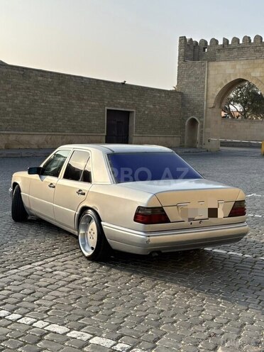 Mercedes 220 E-3
