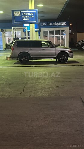 Mitsubishi Montero Sport-2
