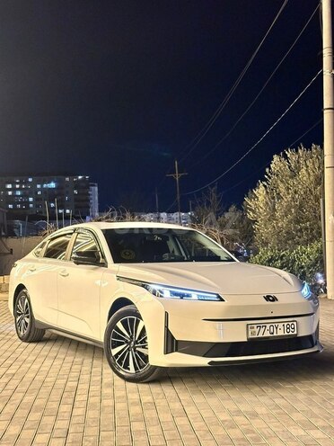 Changan Qiyuan A05-4