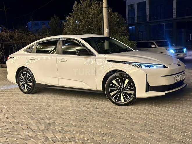Changan Qiyuan A05-3