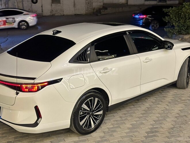 Changan Qiyuan A05-8
