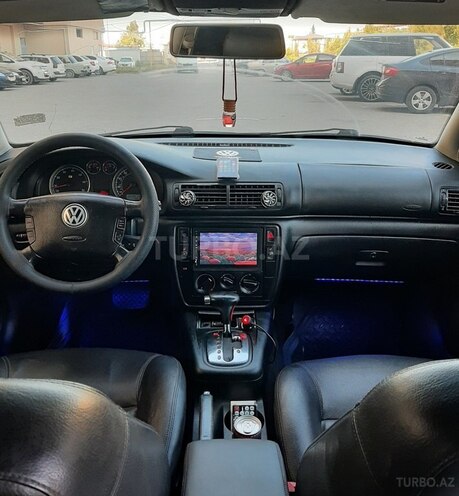 Volkswagen Passat-12