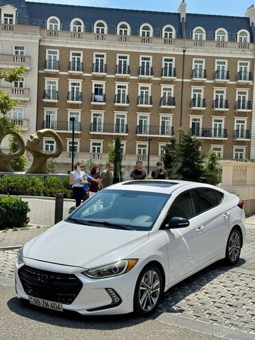Hyundai Elantra-6