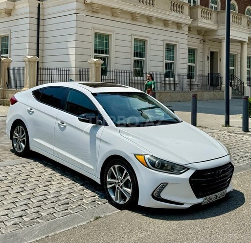 Hyundai Elantra-1