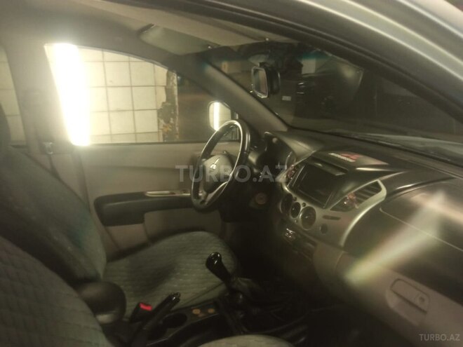 Mitsubishi L200-7