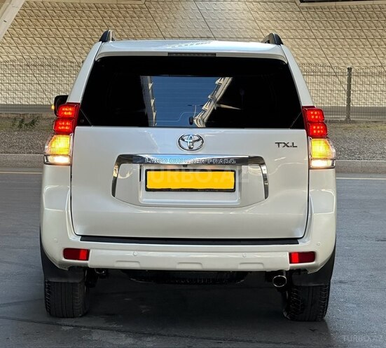 Toyota Land Cruiser Prado-9