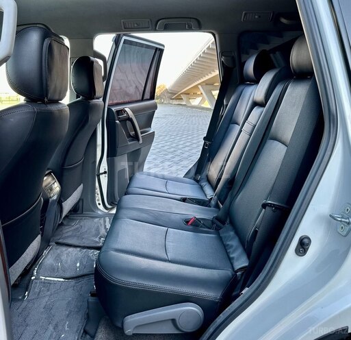 Toyota Land Cruiser Prado-14