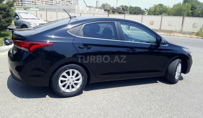 Hyundai Accent-6