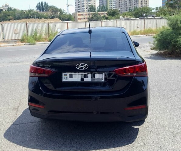 Hyundai Accent-7