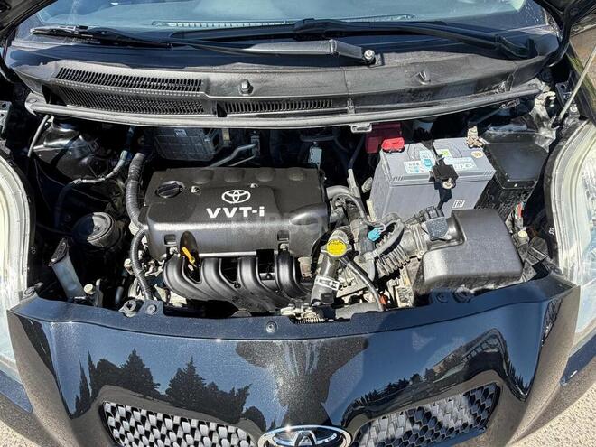 Toyota Yaris-5