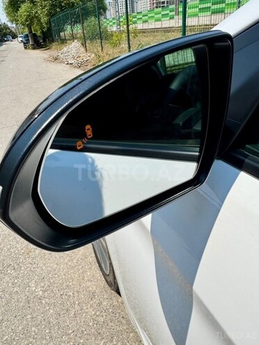 Hyundai Elantra-11