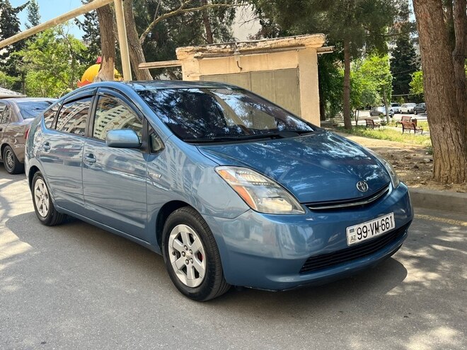 Toyota Prius-4