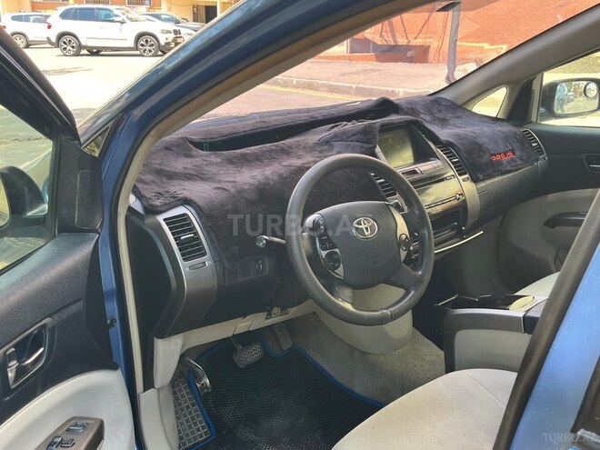 Toyota Prius-11