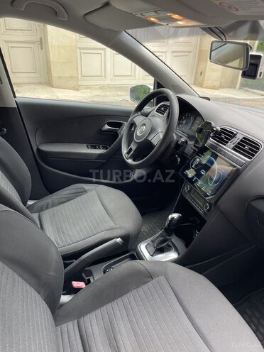 Volkswagen Polo-5