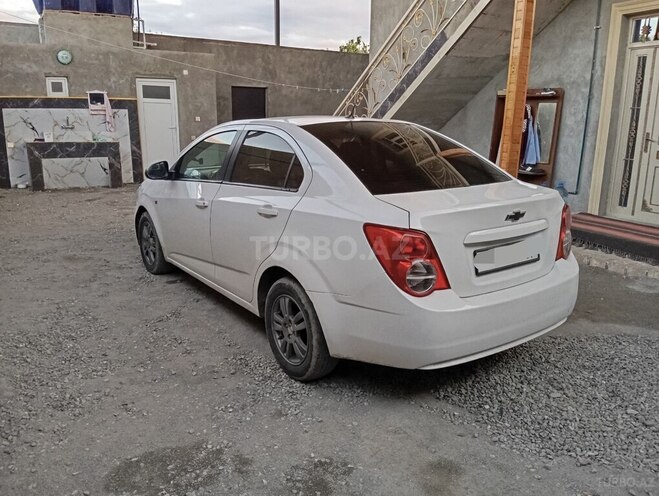 Chevrolet Aveo-4