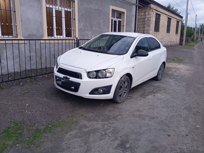 Chevrolet Aveo-13
