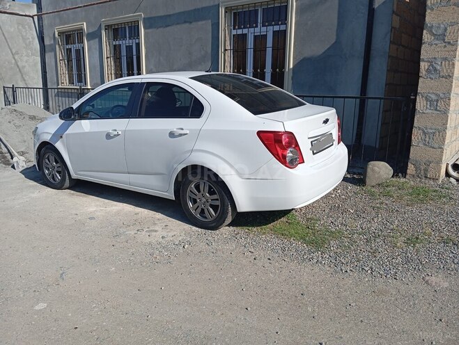 Chevrolet Aveo-11