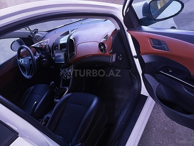 Chevrolet Aveo-14