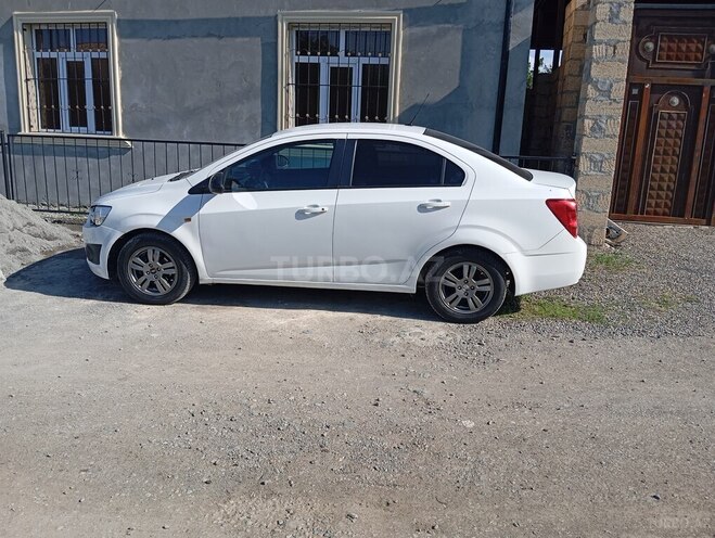 Chevrolet Aveo-12