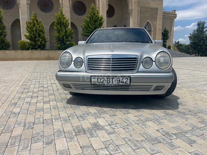 Mercedes E 200-1