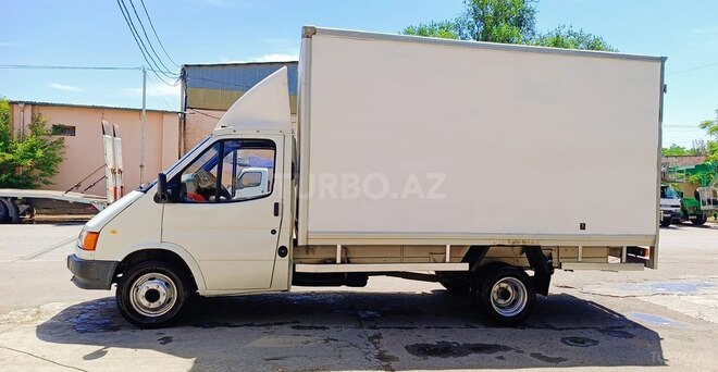 Ford Transit-3