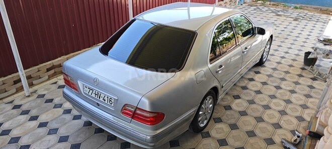 Mercedes E 200-2