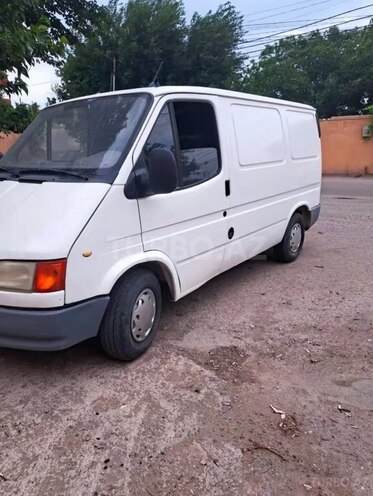 Ford Transit-6
