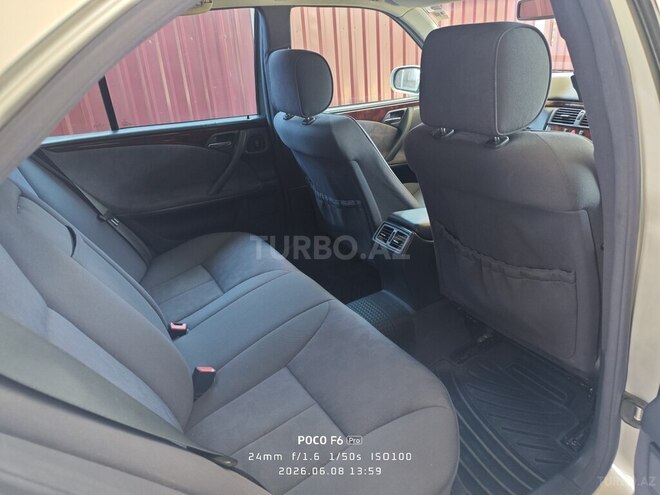 Mercedes E 200-8