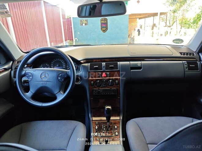 Mercedes E 200-9