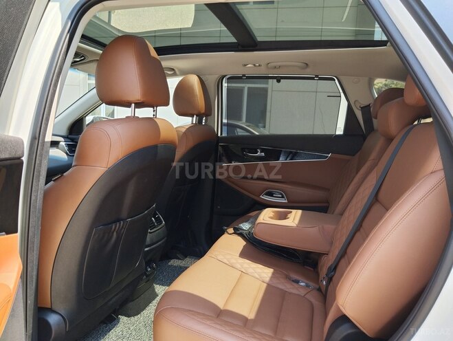 Kia Sorento-12