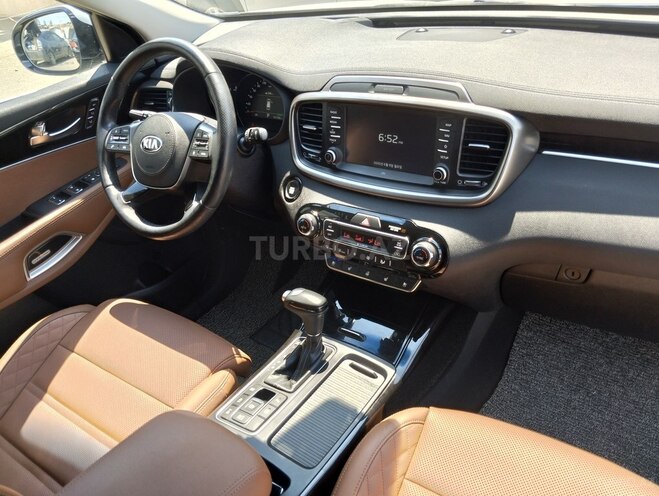 Kia Sorento-9