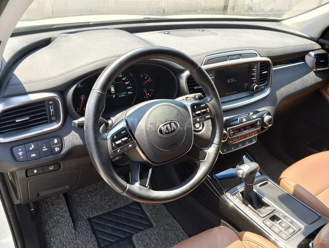 Kia Sorento-16