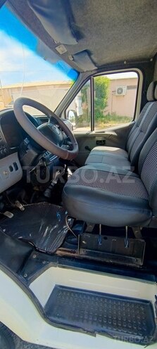 Ford Transit-8