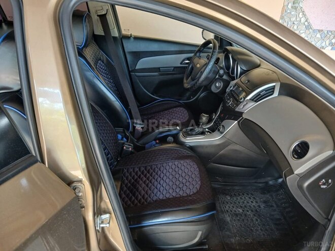 Chevrolet Cruze-14