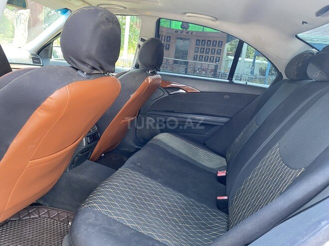 Mercedes E 240-7