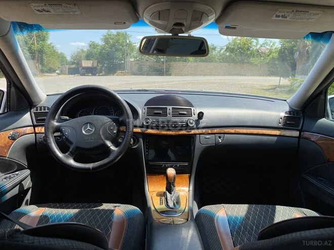 Mercedes E 240-5