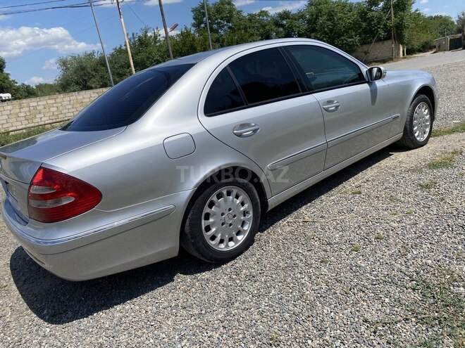 Mercedes E 240-4