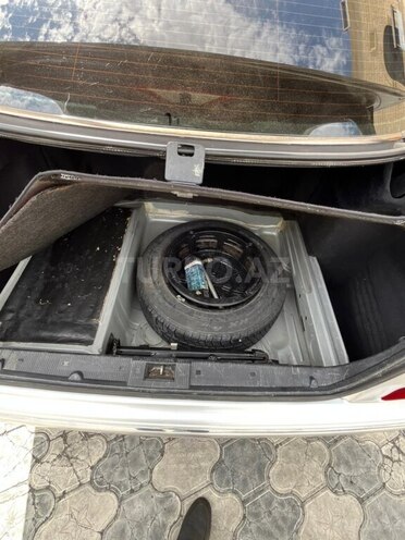 Mercedes E 220-11