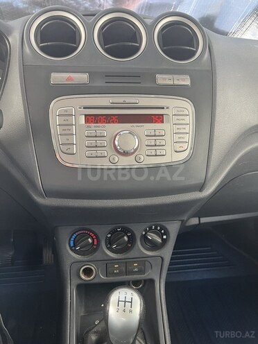 Ford Transit Connect-7