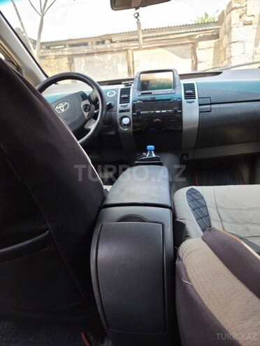 Toyota Prius-6