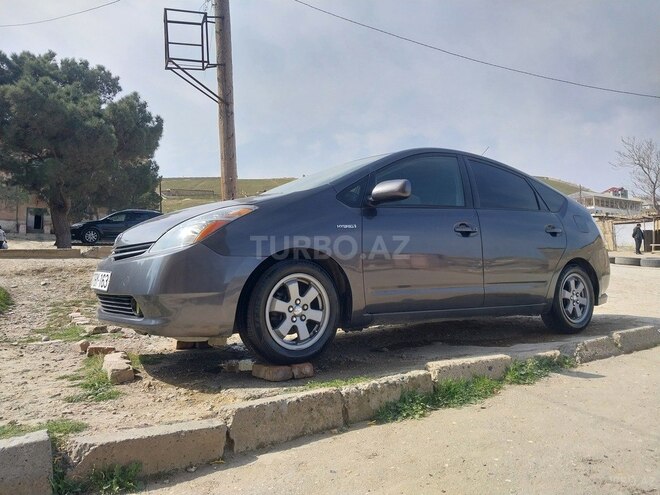 Toyota Prius-4