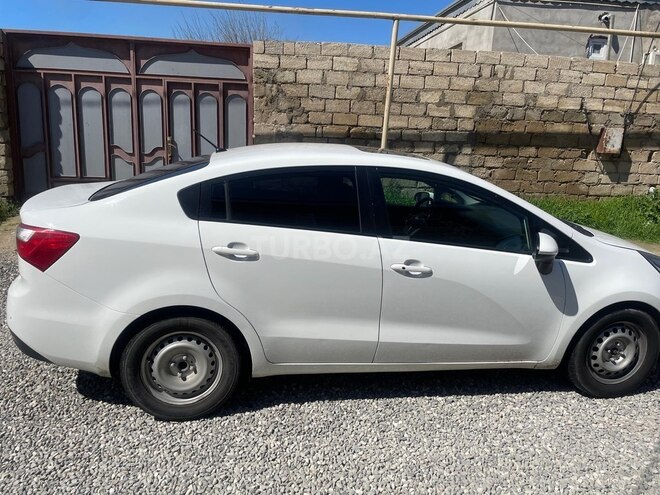 Kia Rio-10