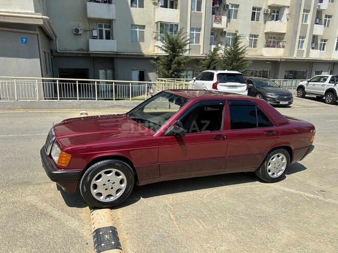 Mercedes 190-5