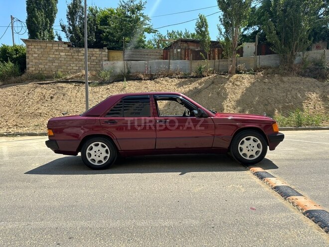 Mercedes 190-2