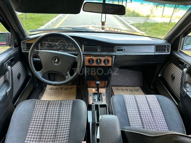 Mercedes 190-11
